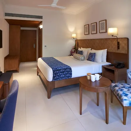 Marquis Beach Resort Candolim Exterior photo
